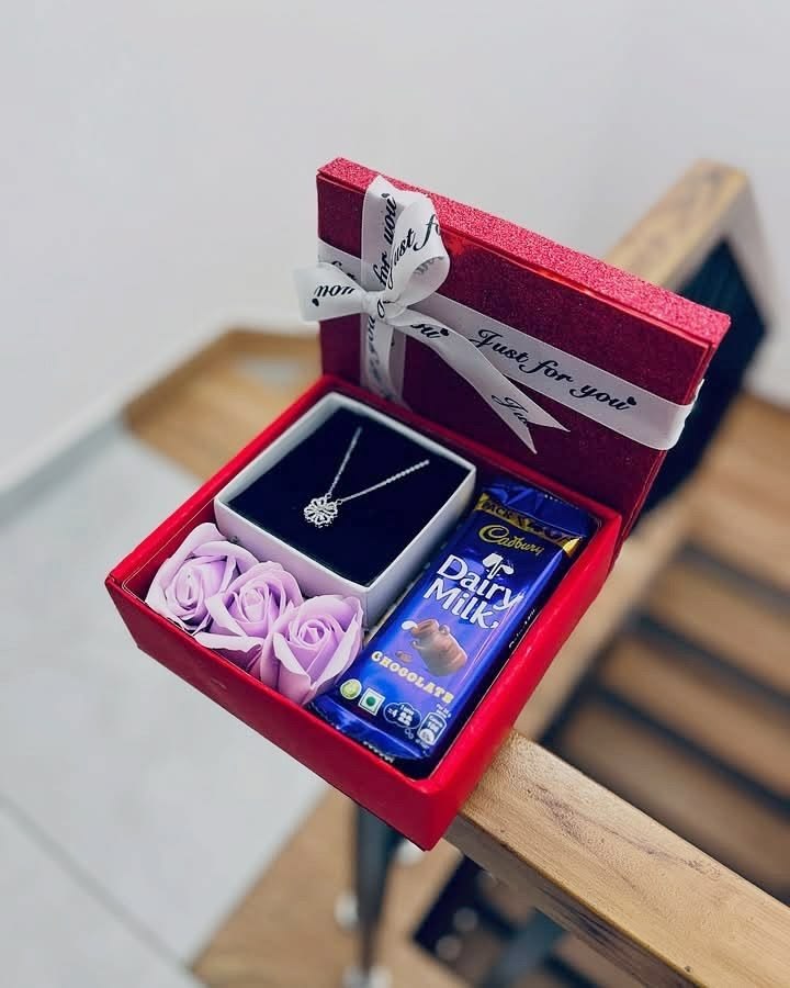 Customized Gift Hamper for Her Under ₹399